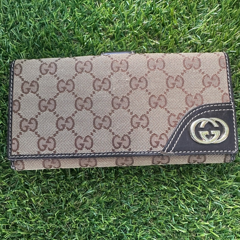 Gucci wallet